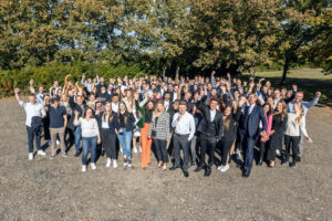 Gruppenbild der geehrten ehemaligen Auszubildenden
